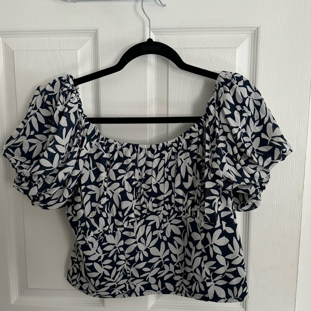 Abercrombie & Fitch Floral Puff Sleeve Cropped Top